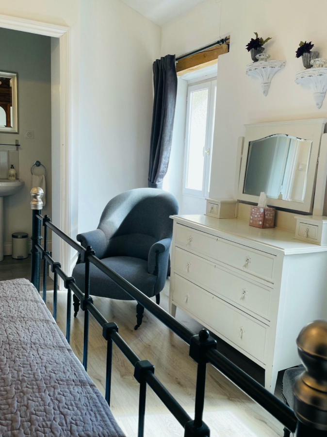 Maison Hirondelles Gites Mezieres-sur-Issoire Экстерьер фото