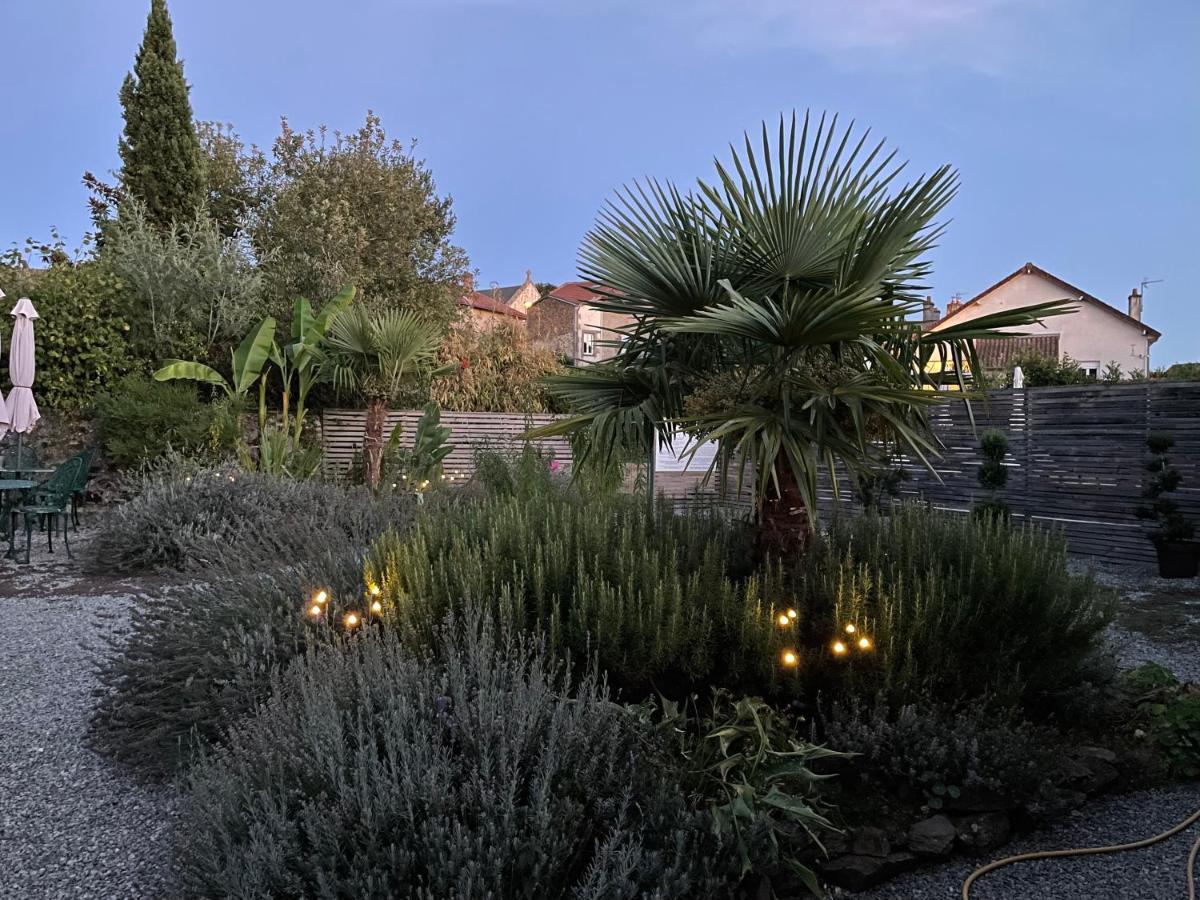 Maison Hirondelles Gites Mezieres-sur-Issoire Экстерьер фото